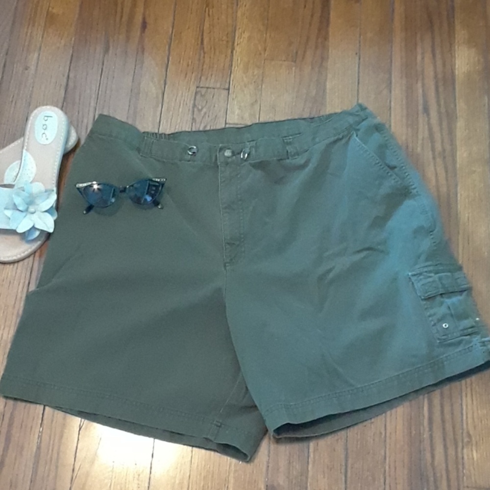 Army green shorts 24w